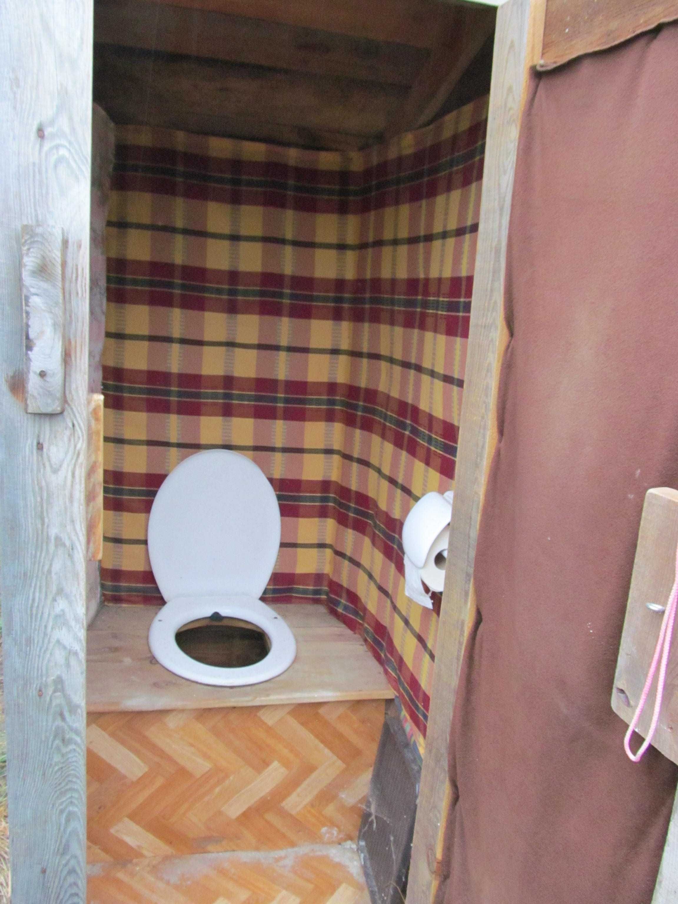 Toaleta, wychodek, WC, szalet drewniany na budowę
