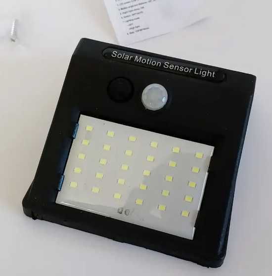 Фасадний Навісний світильник ліхтар з датчиком руху і сонячною панеллю