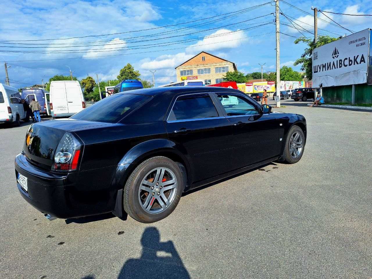 Автомобіль CHRYSLER 300C