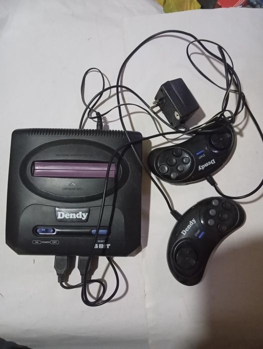 Игровая приставка.