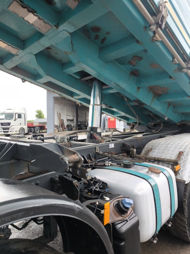 Mercedes 8x4 Arocs wywrotka