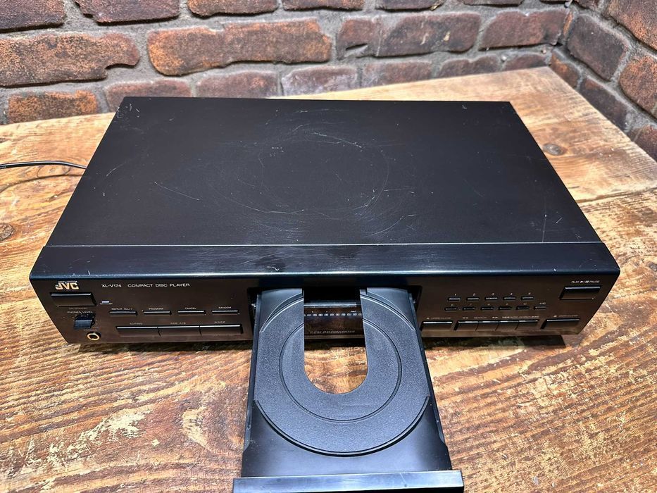 Odtwarzacz CD JVC XL-V 174