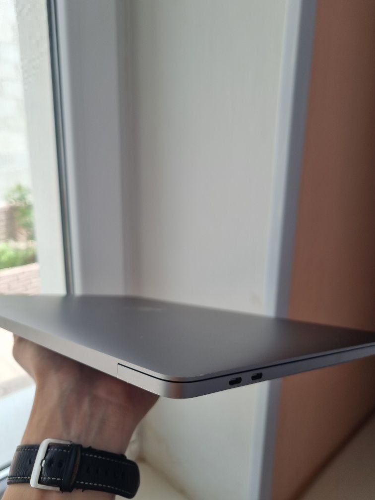 MacBook Pro 15, 2018/2019 Space Gray Стан Нового!!!