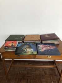 120 discos de vinil vintage Lp’s e Singles