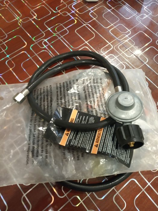 Продам газовый шланг с редуктором.