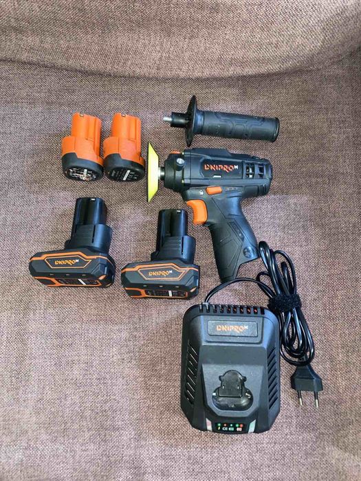 Полировальная машинка Dnipro-M PM-12