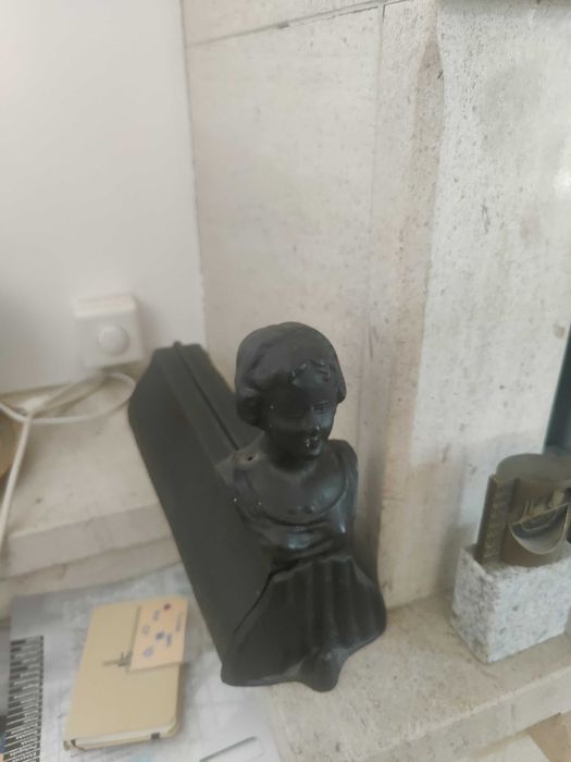 Suportes de lenha antigos