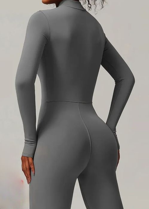 Комбенізон на флісі, приємний на дотик, гарно сидить