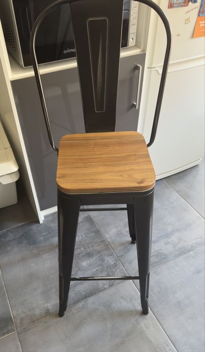 Cadeiras estilo industrial altas