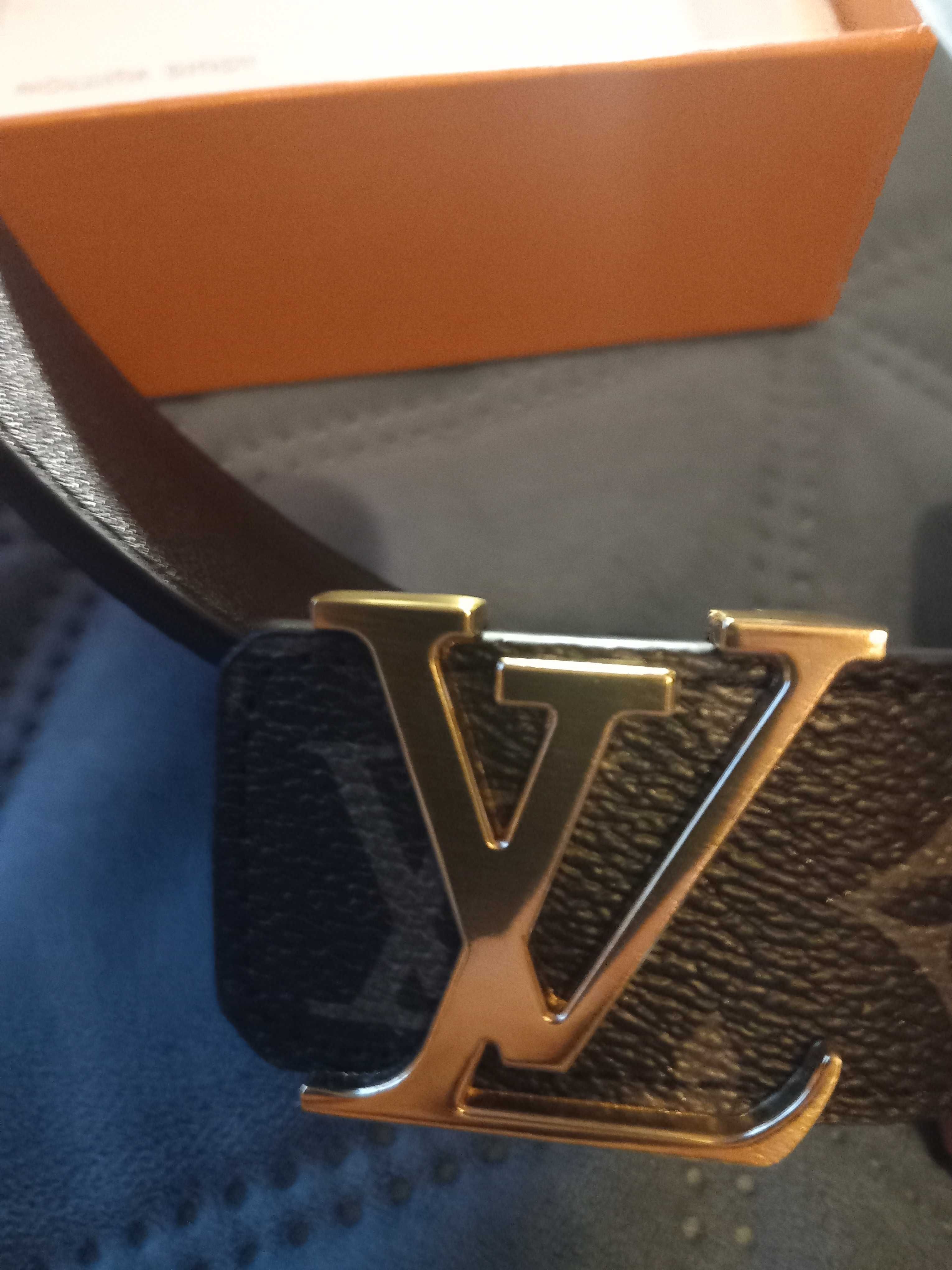 Conjunto Louis Vuitton – Cinto (115 cm) + Carteira Monogram Eclipse