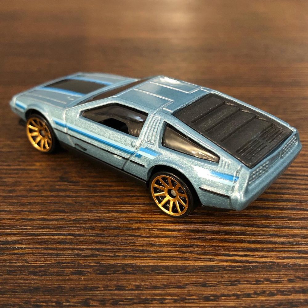 Hot Wheels '81 DeLorean DMC-12