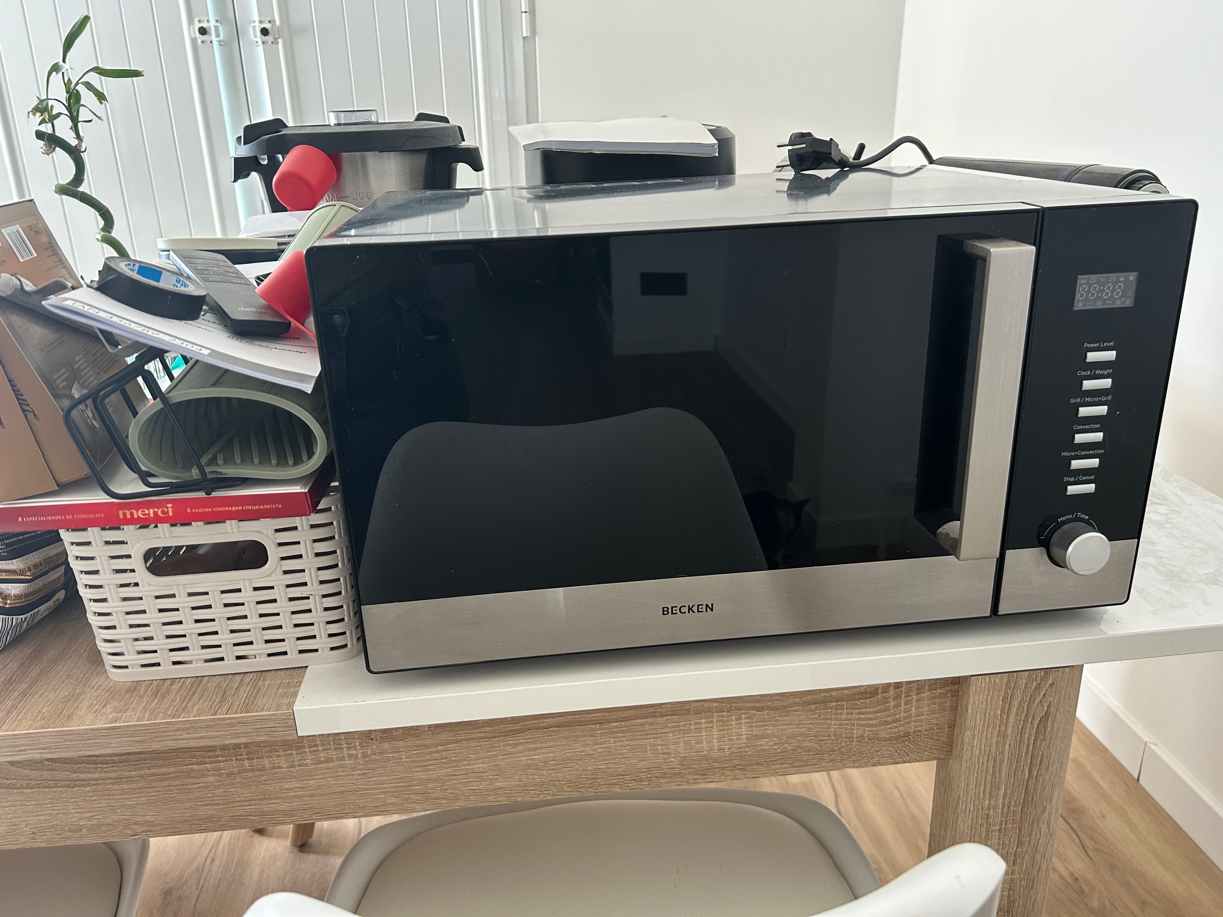 Micro-ondas BECKEN BMW4288 (30 L - Com Forno e Grill - Preto)
