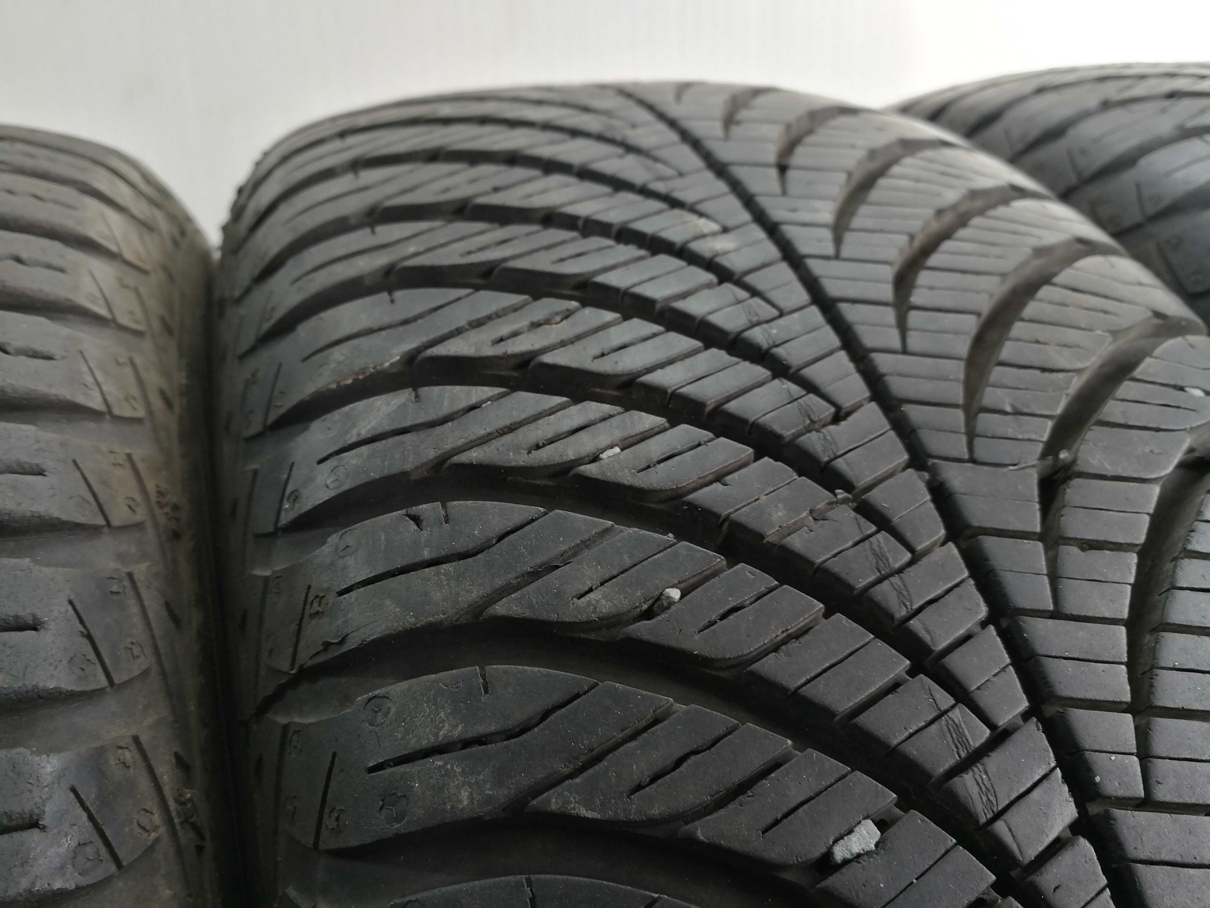 Całoroczne Premium Goodyear Vector 4 Seasons G2 185/60r14 82H N9088