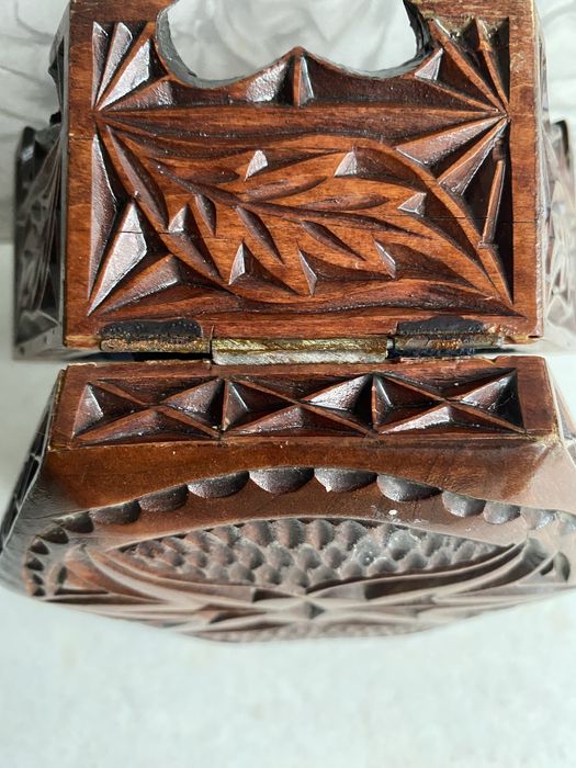 Шкатулка деревянная резьба по дереву