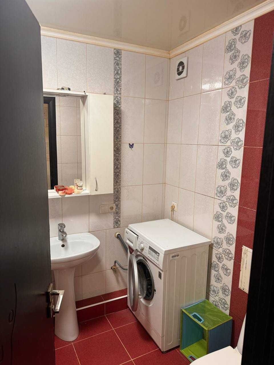 Продам 2 комн квартиру пр. Богдана Хмельницького 45