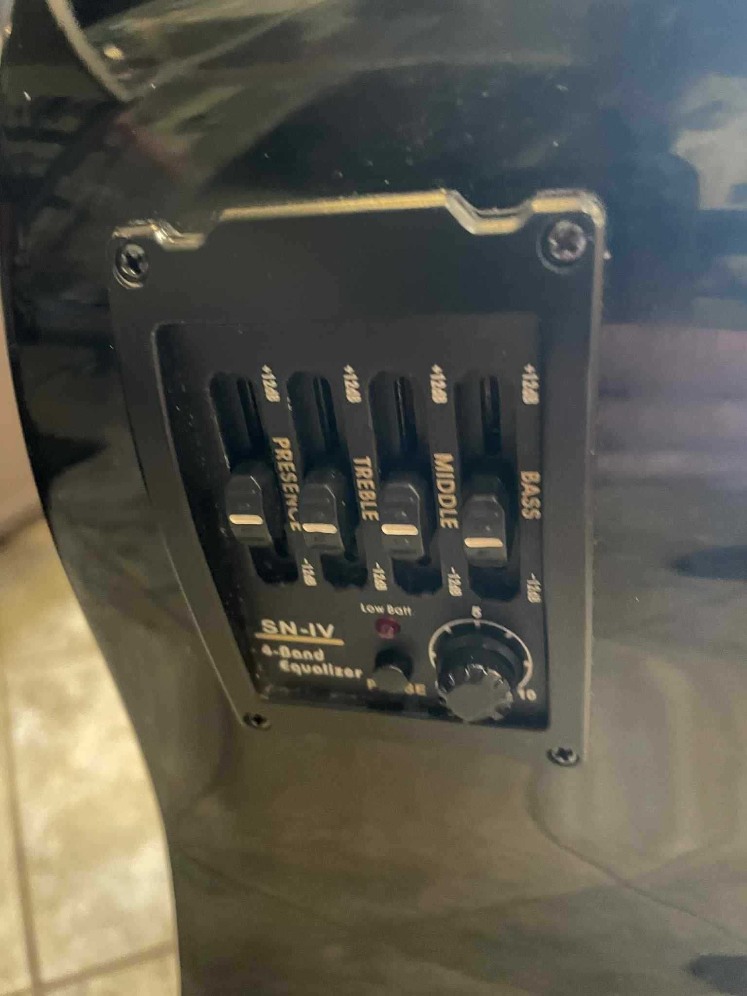 Gitara elektro akustyczna STAGG + pokrowiec