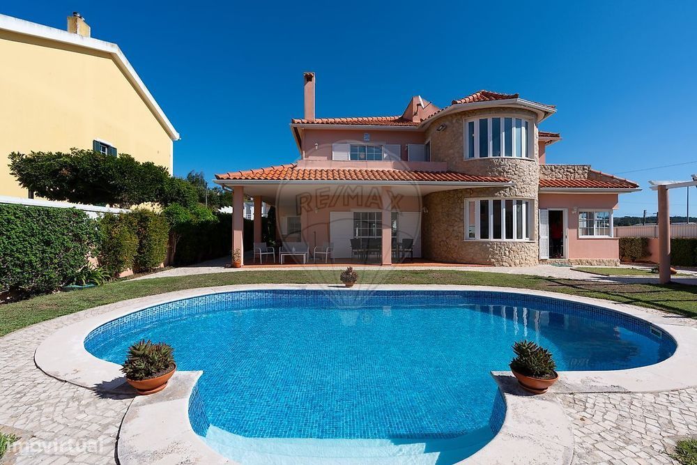 Moradia T4 para venda