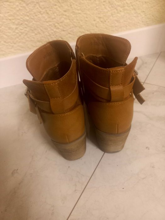 Brązowe botki deezee rozmiar 38