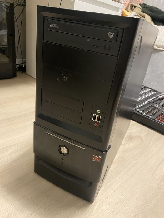 Obudowa pc + wentylator + przycisk
