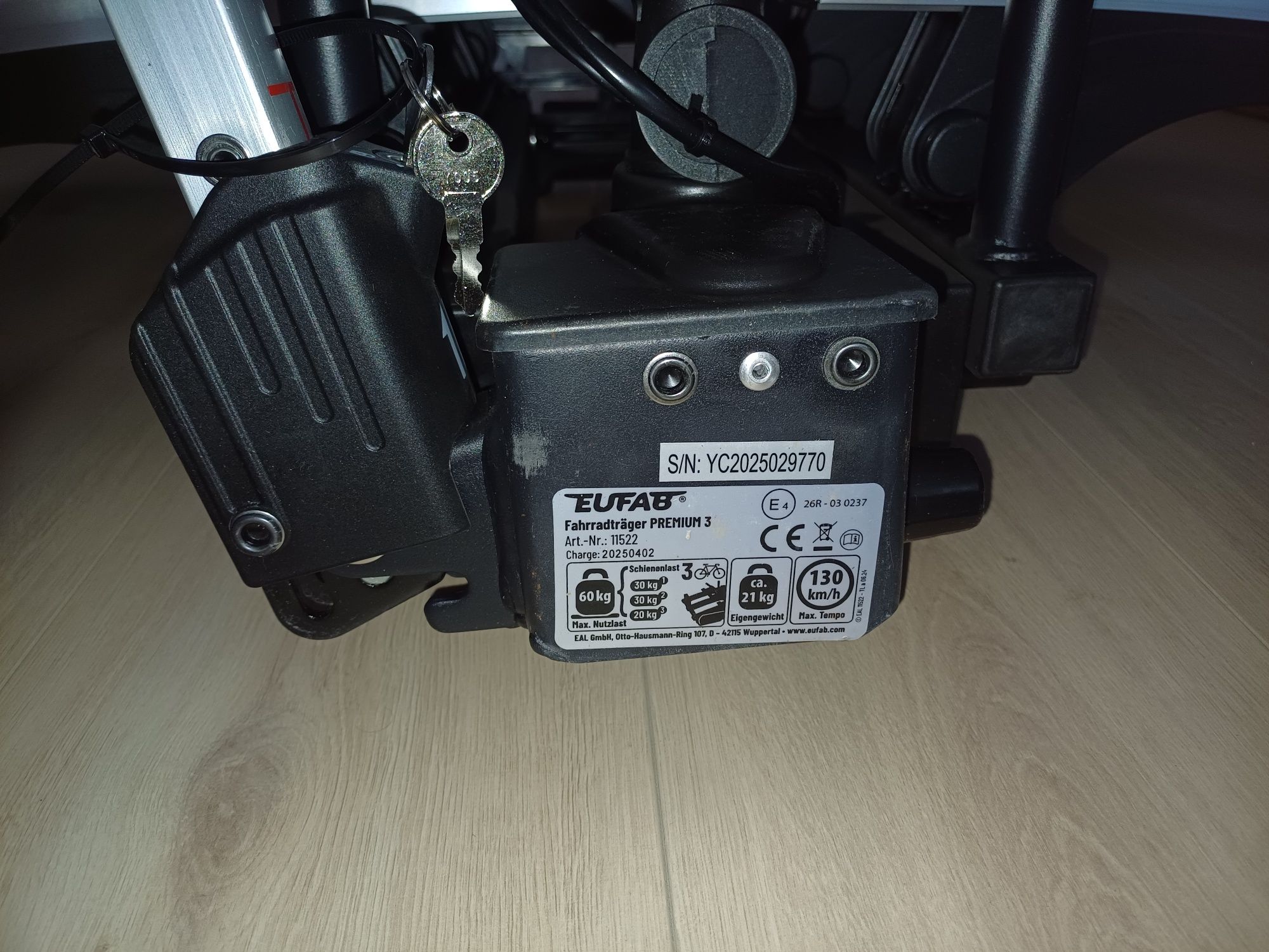 Bagażnik rowerowy na hak Eufab Premium 3, na rowery elektryczne