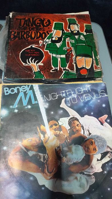 40 discos de vinil antigos em bom estado