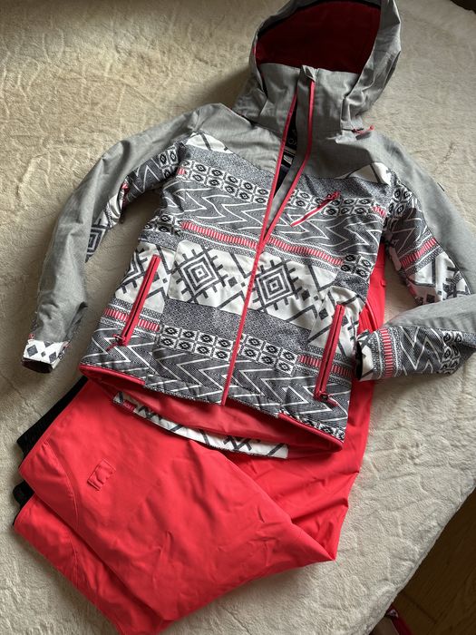Гірськолижний жіночий костюм рожеві штани сіра куртка Roxy