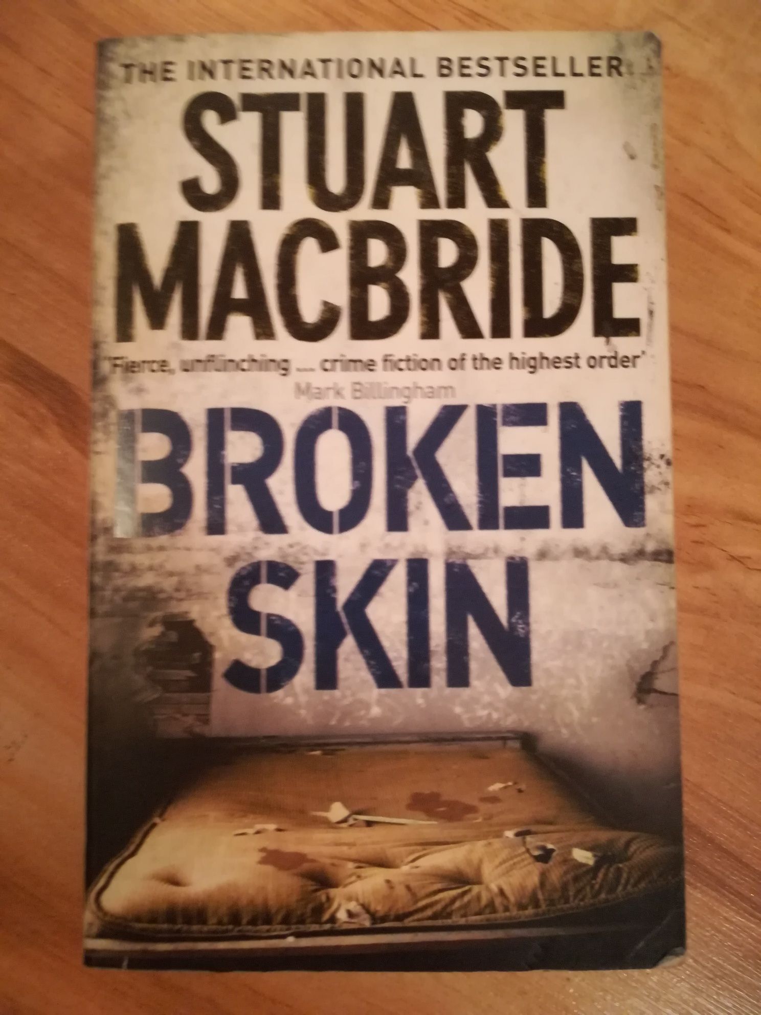 Książka Broken skin, Stuart Macbride