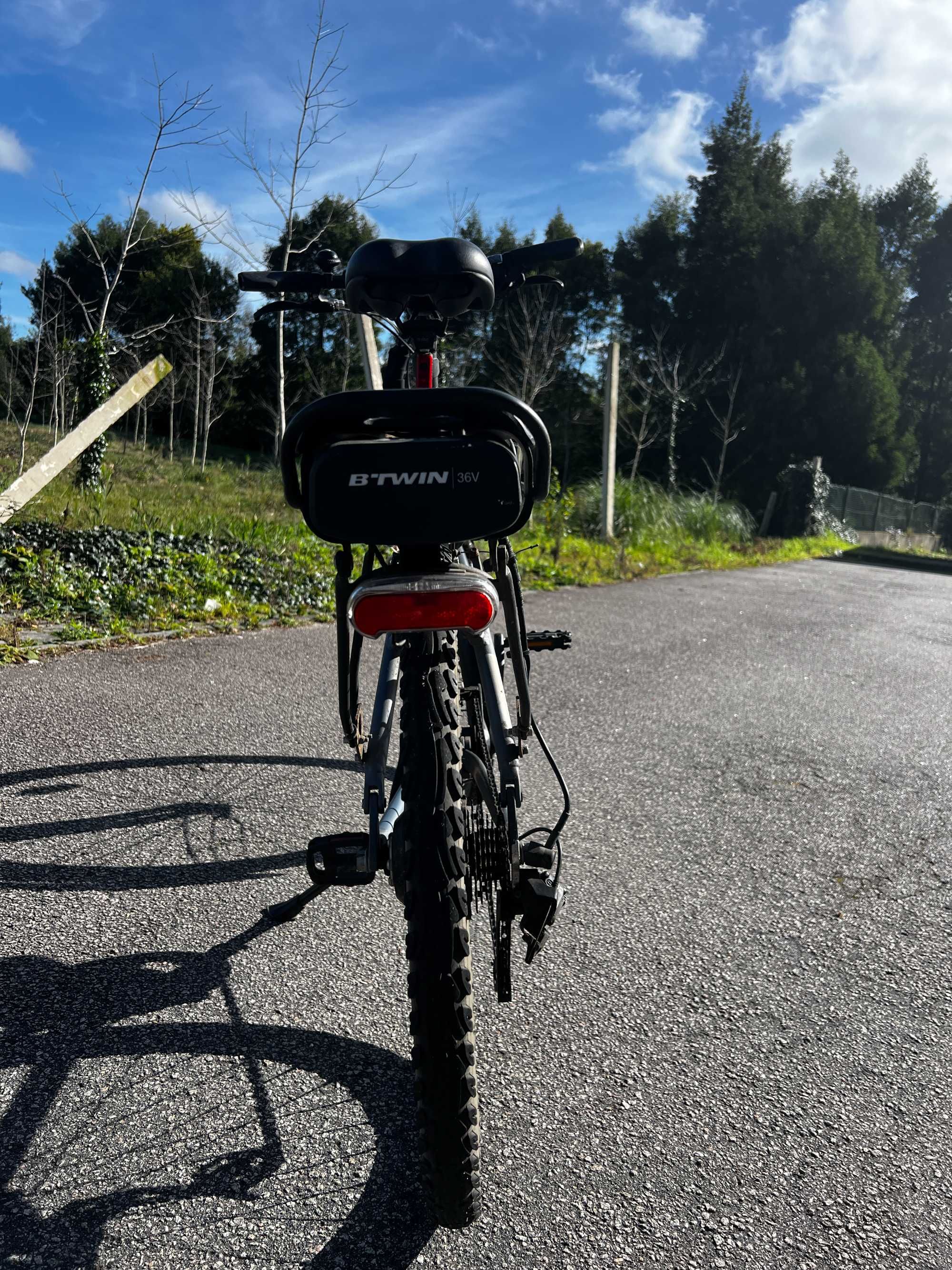 BICICLETA Bicicleta eléctrica de Decathlon DE TREKKING/PASSEIO 920