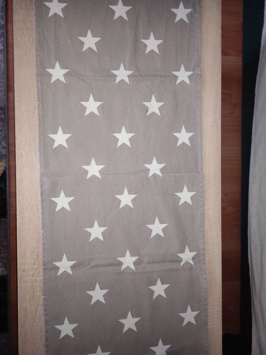 Szary bieżnik w gwiazdki, 1sz 15zl.