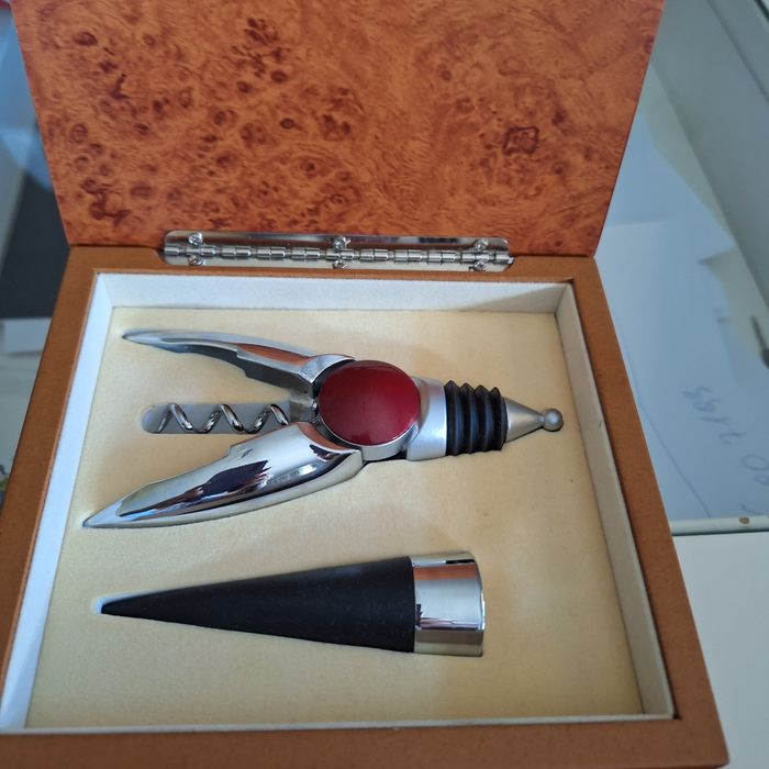 Korkociąg  nowy zestaw,fajny na prezęcik