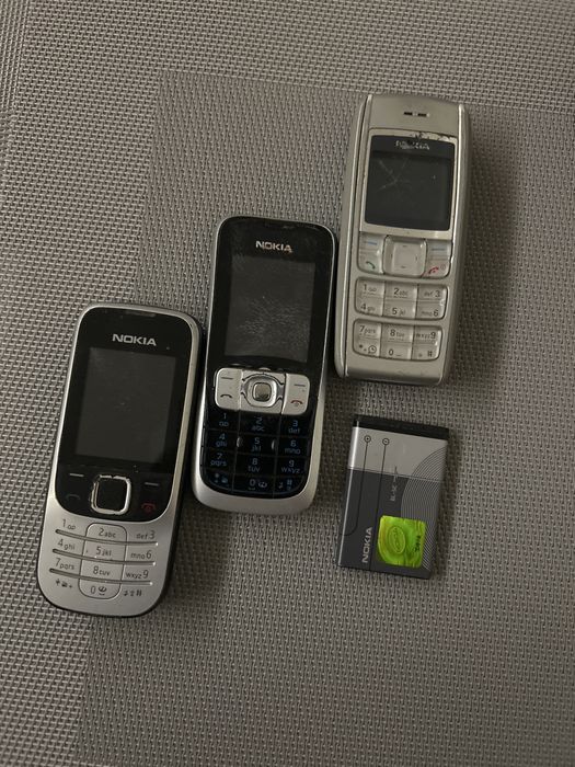 Telemóveis usados e prontos a serem utilizados novamente