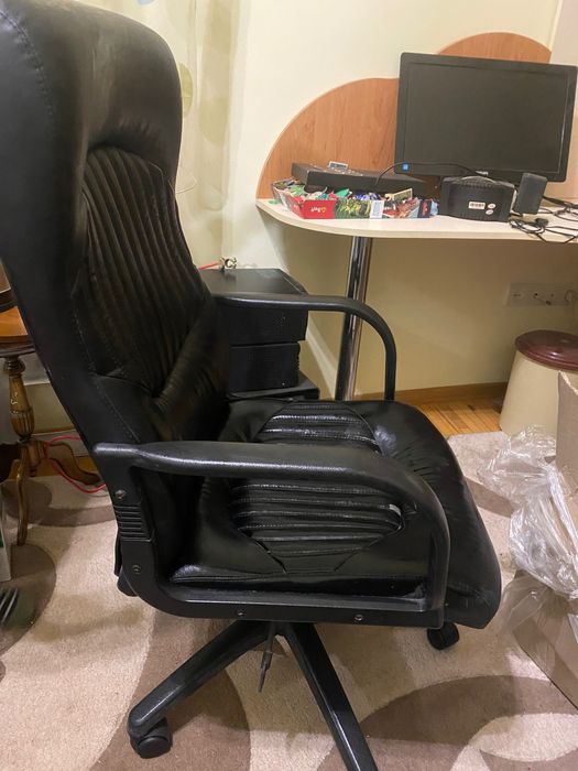 Компʼютерне крісло