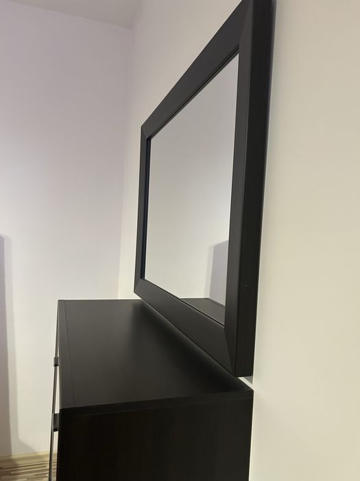 Lustro z ciemnobrązową obramówką 106x80 cm i głębokość 4 cm