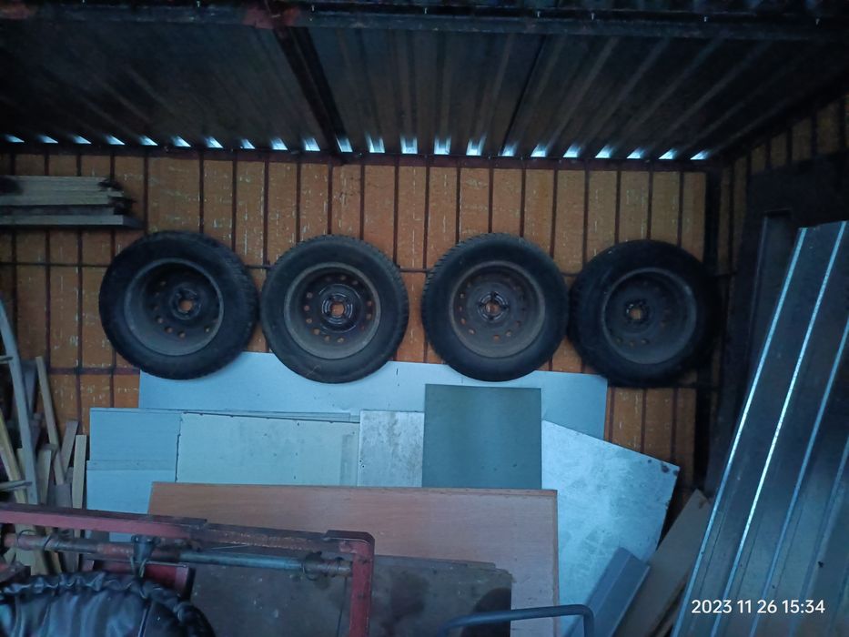 Sprzedam opony zimowe 185/70/R14 z felgami 4x100