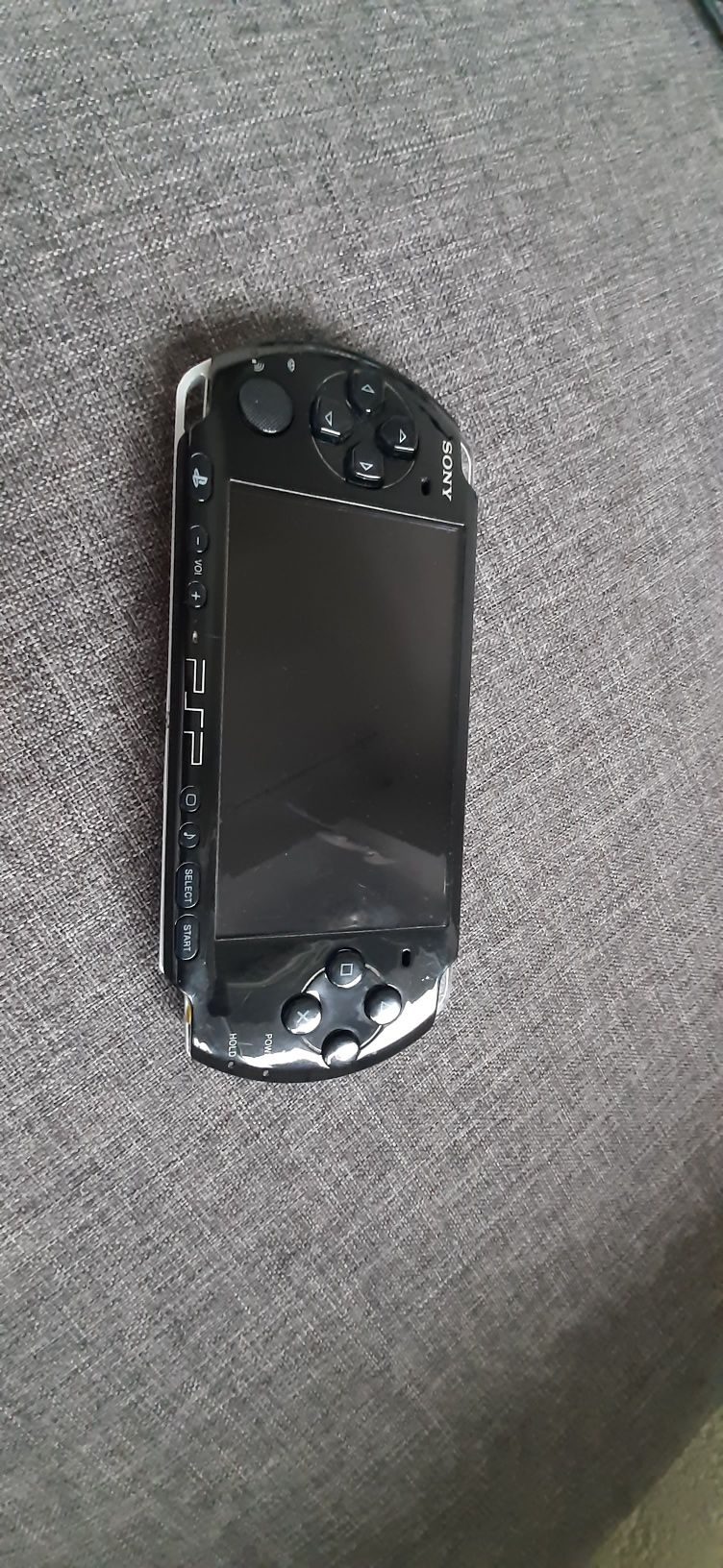 PSP 3004z Wi-Fi plus gry