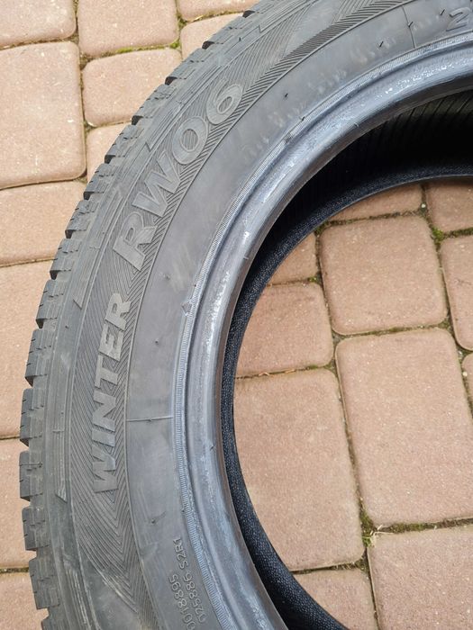 Opony Hankook Winter RW06  215/60/17 C 109/107T  7mm