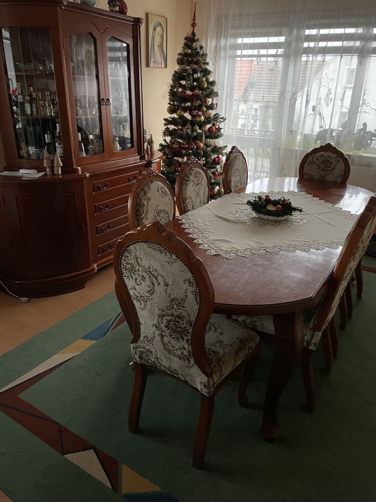 Komplet meble witryna komoda stół+ 8 krzeseł kolor ciemny orzech