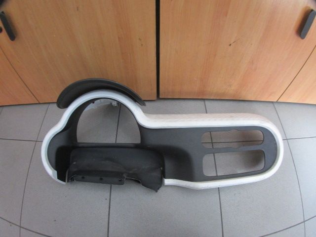 Grelha Friso 682483347R 682488019R RENAULT TWINGO 3 FASE 1 2015 1.0I 71CV 5P AZUL INTERIOR GRE QUADRANTE PAINEL CENTRAL