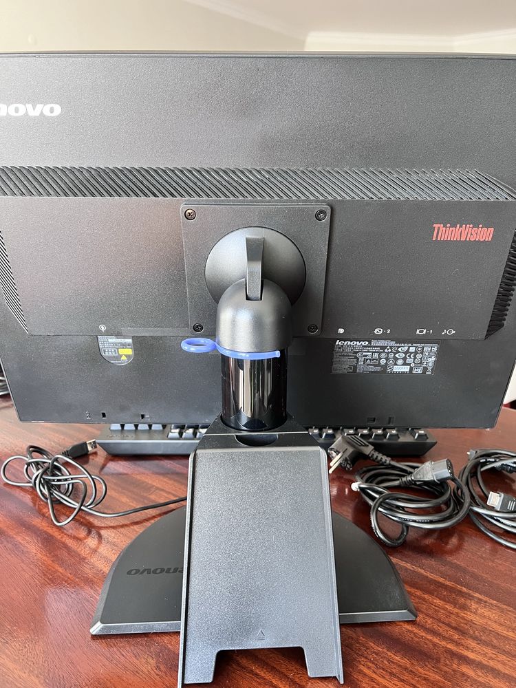 Excelente oportunidade! Monitor Lenovo ótimo estado