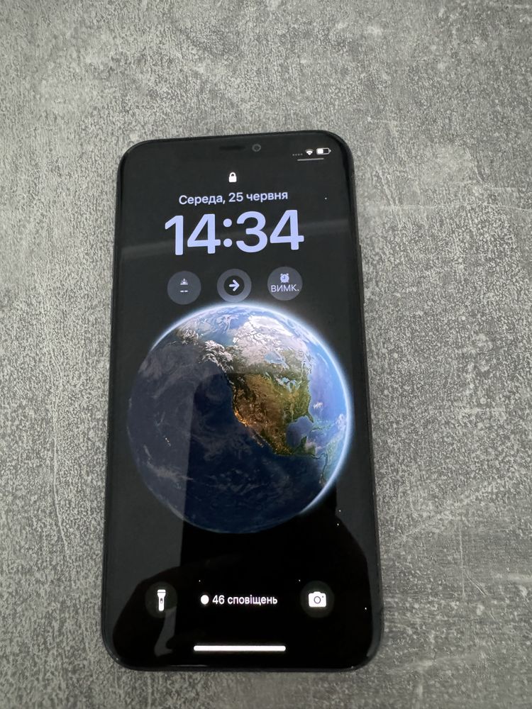 Продам. iPhone 11 Pro +у подарунок два чохла