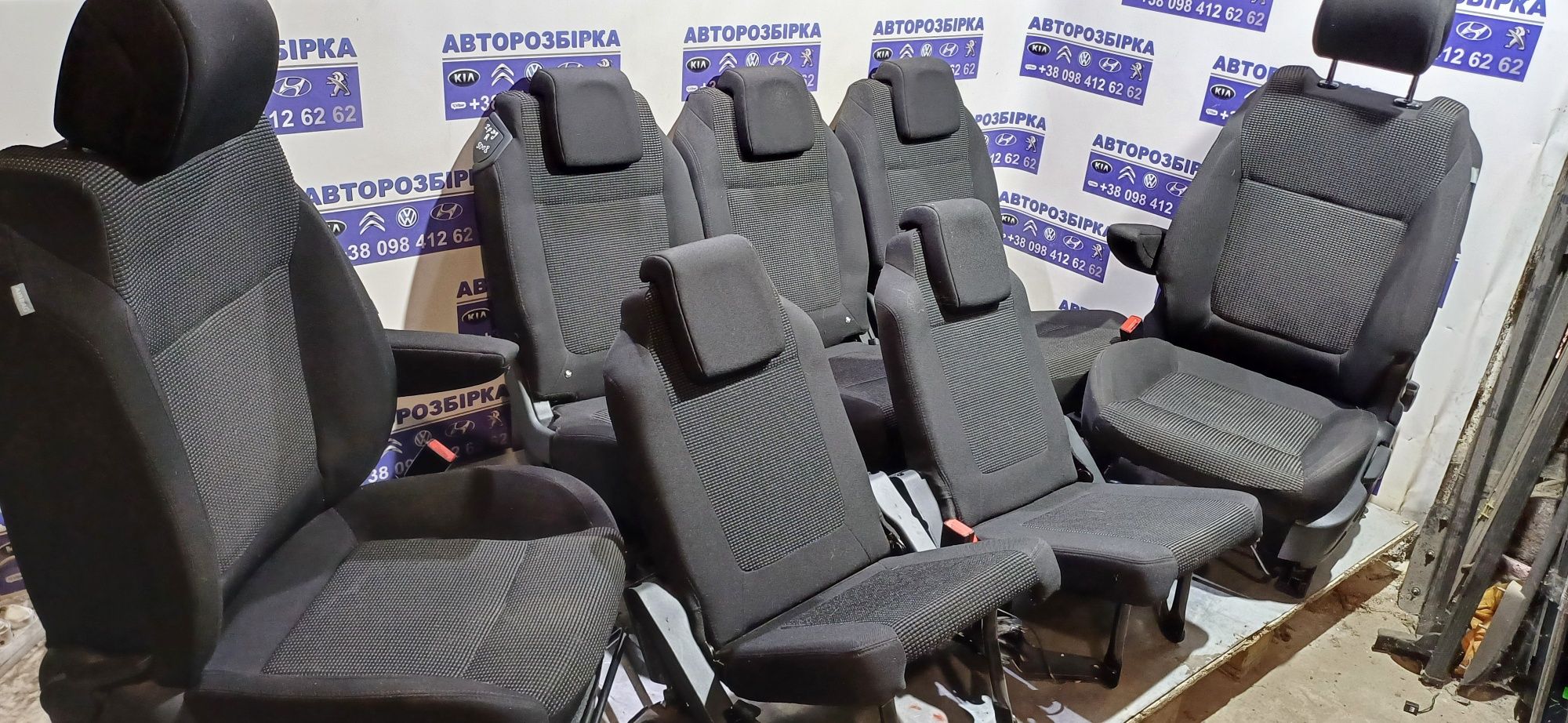 Сидіння салон пежо 5008  крісла сідушки