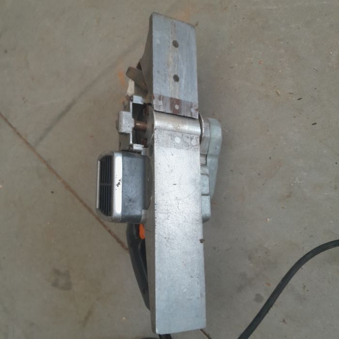 Szlifierka Taśmowa  Czołg  Makita Strug Do Drewna