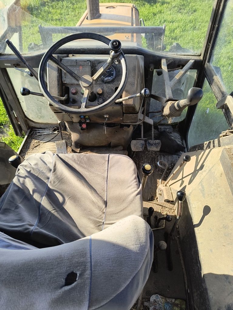 Renault 75-34 z ładowaczem Faucheux.
