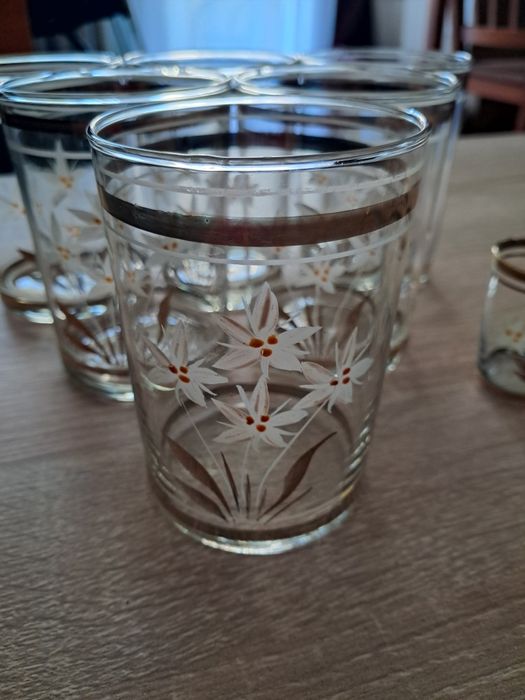 Komplet szklanki plus kieliszki