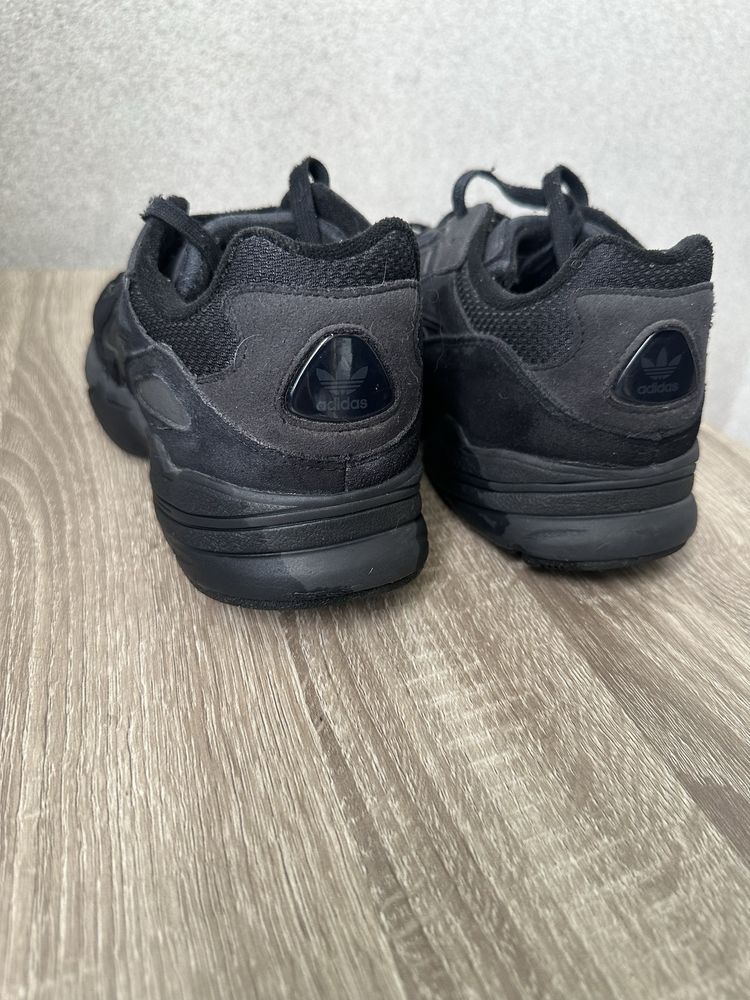 Кросівки Adidas Yung-96 Chasm