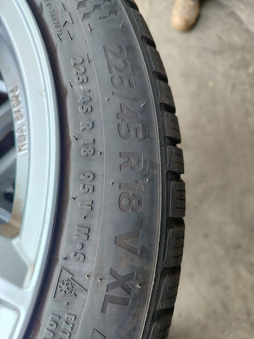 Продам Шини на 18. Майже нові 225*45. 2023 рік