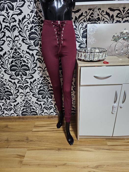 Bordowe legginsy nowe