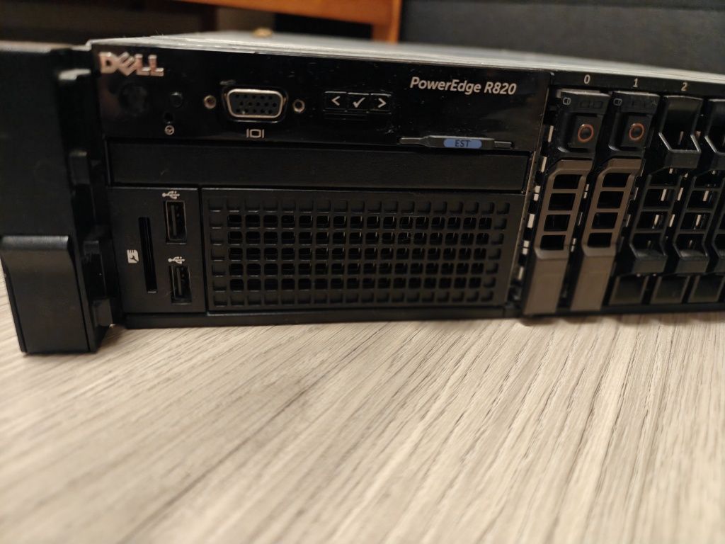 Dell PowerEdge R820 (256 GB RAM, 2 CPU [24 core])