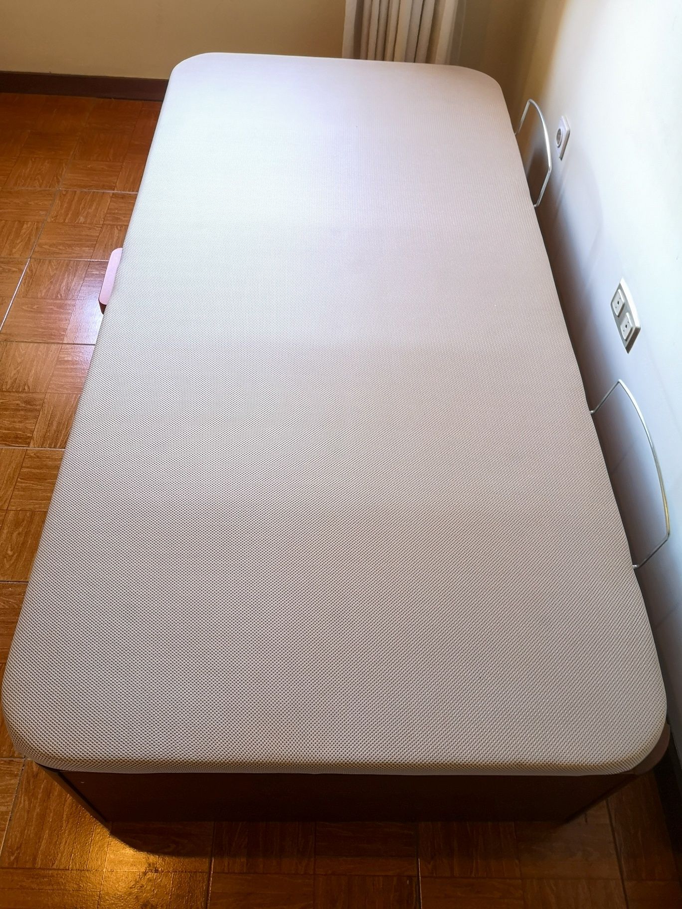 Cama de solteiro com arrumação & colchão terapêutico (190 cm x 90 cm)