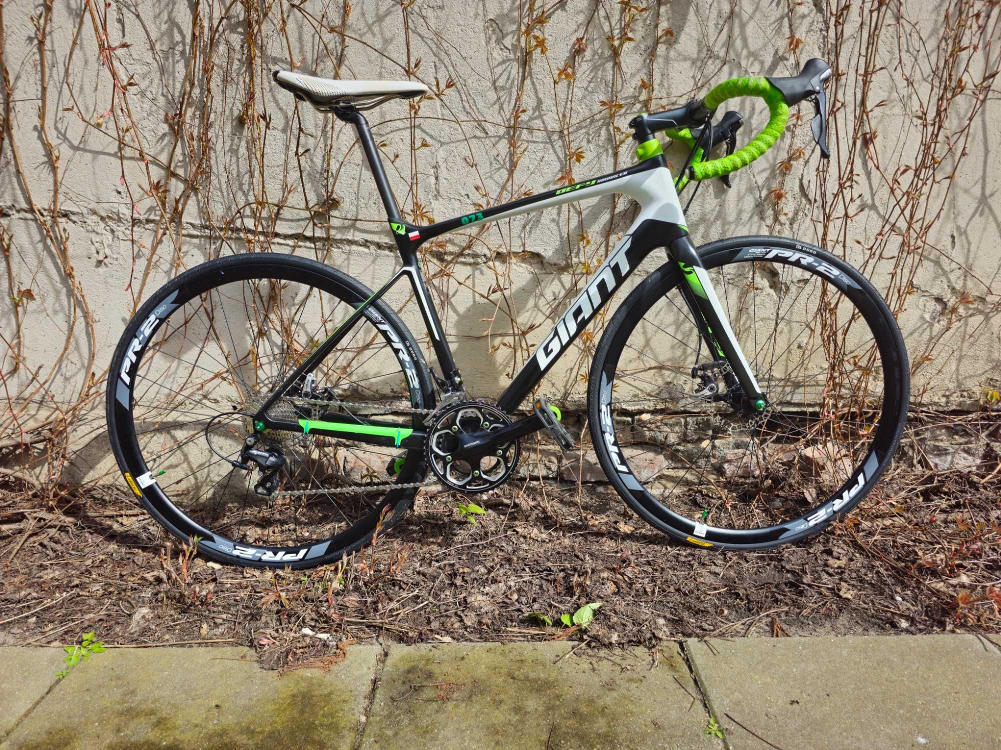 GIANT Defy Advanced, karbon, waga 8.6kg, hamulce tarczowe TRP. 11 bieg